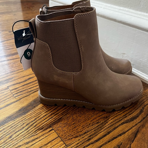 Universal Thread brown booties - Picture 3 of 7